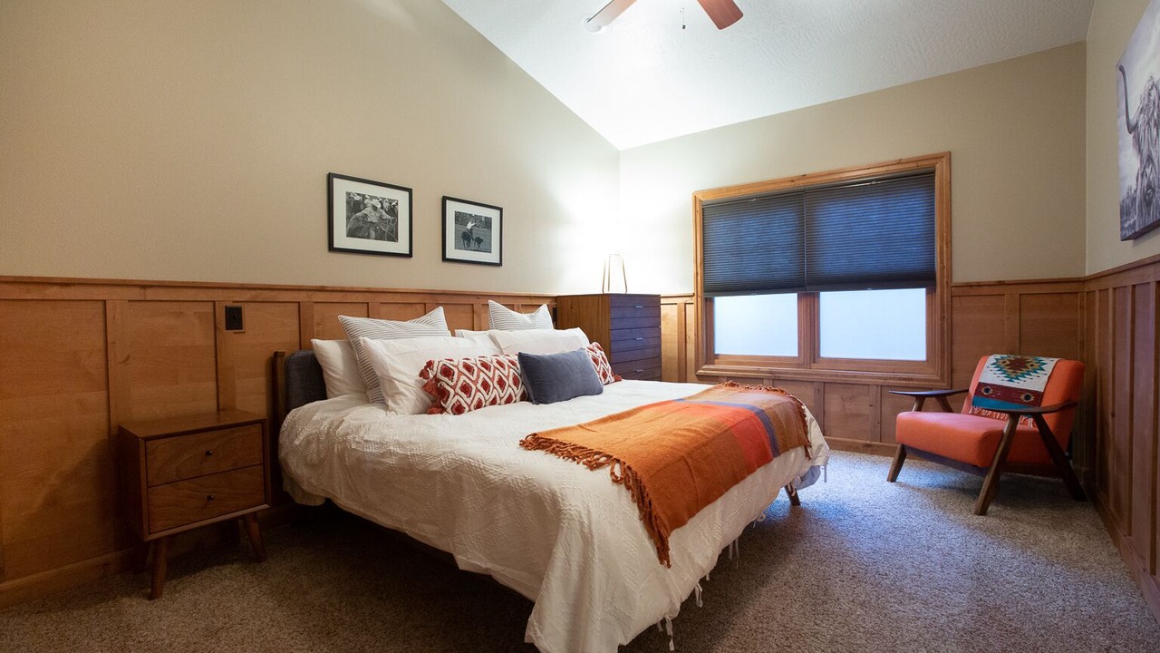 Photo of Bedroom in Lower Rattlesnake