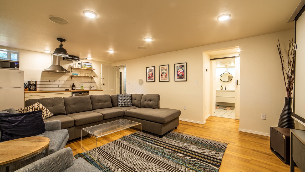 Photo of Livingroom in University District