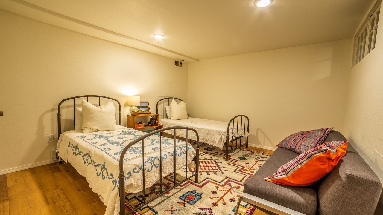 Photo of Bedroom in University District