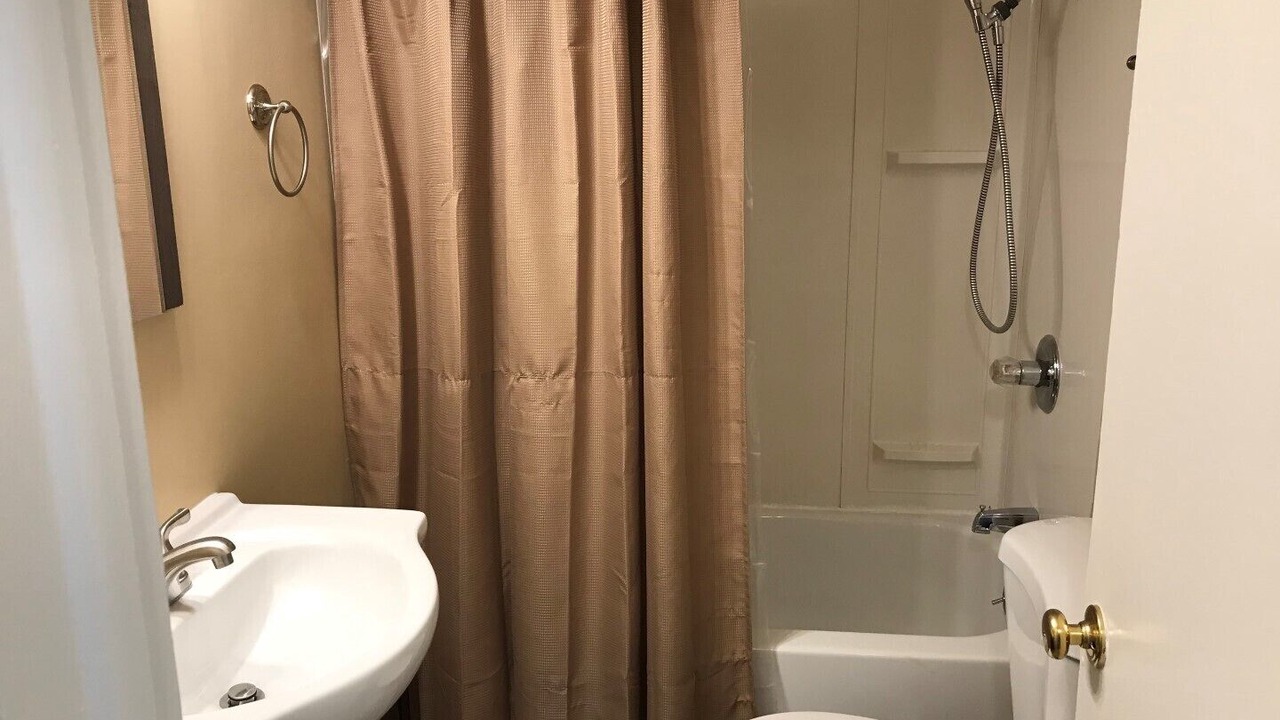 Photo of Bathroom in Cascade