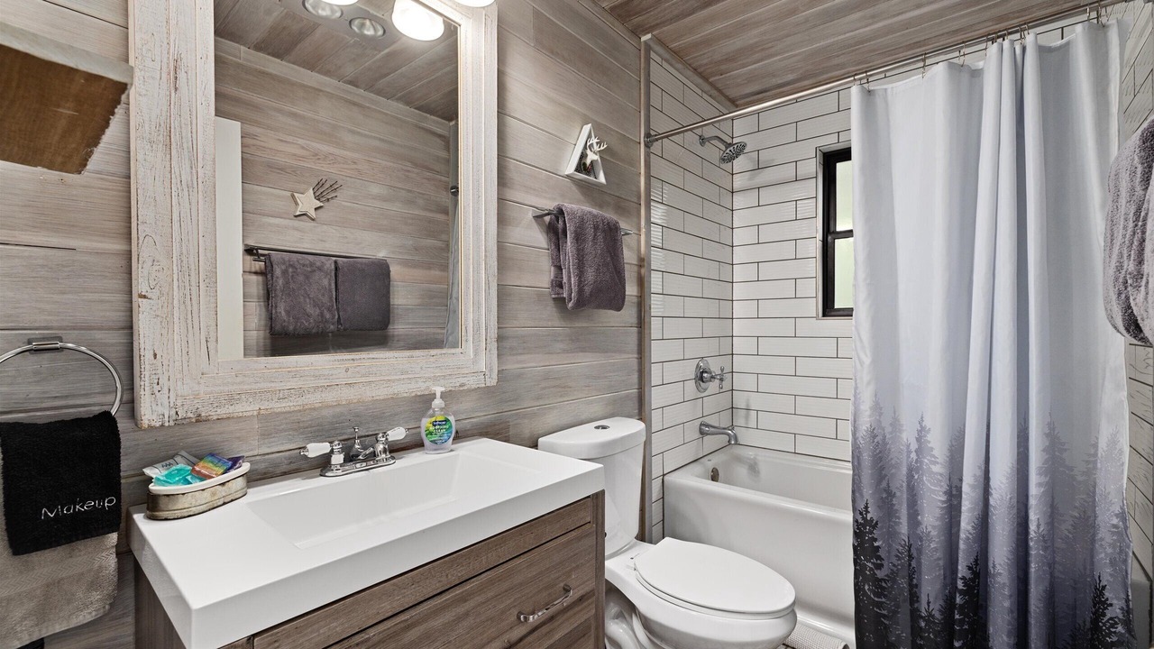 Photo of Bathroom in Red Lodge