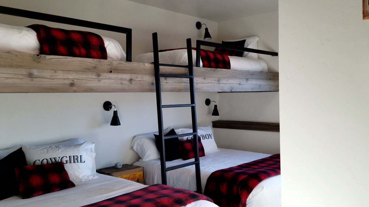 Photo of Bedroom in Island Park