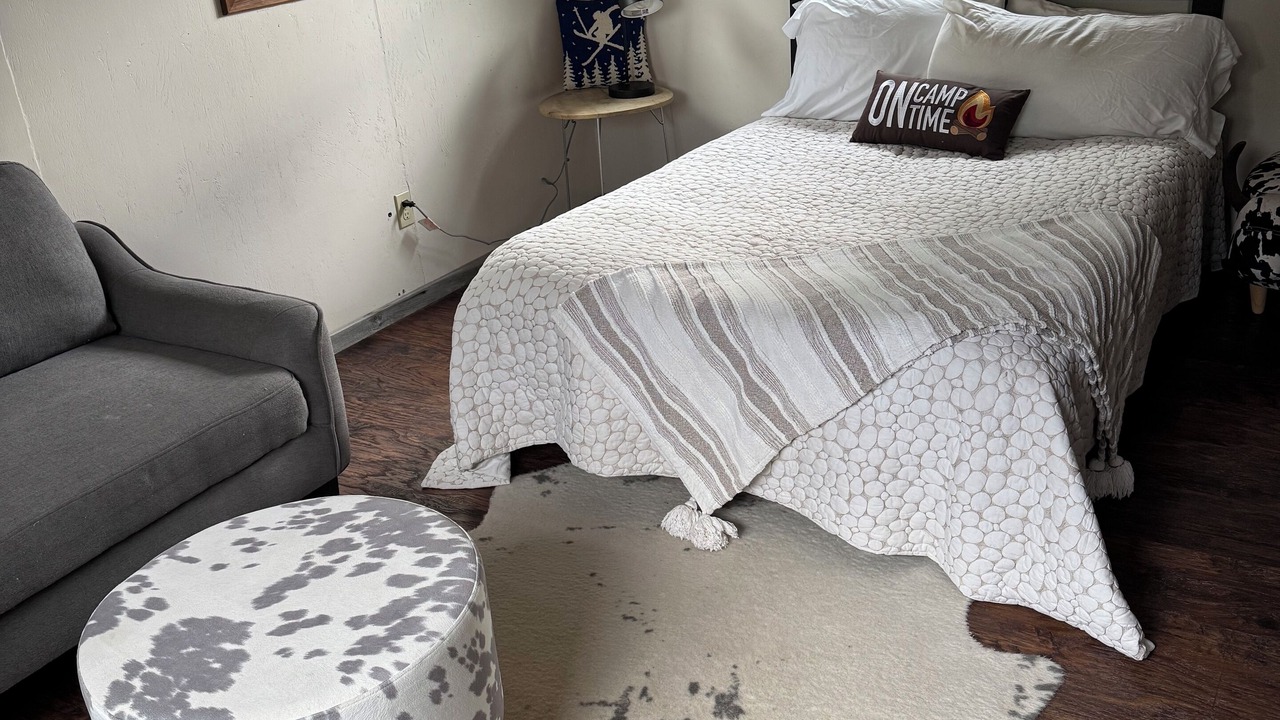 Photo of Bedroom in Upper Rattlesnake