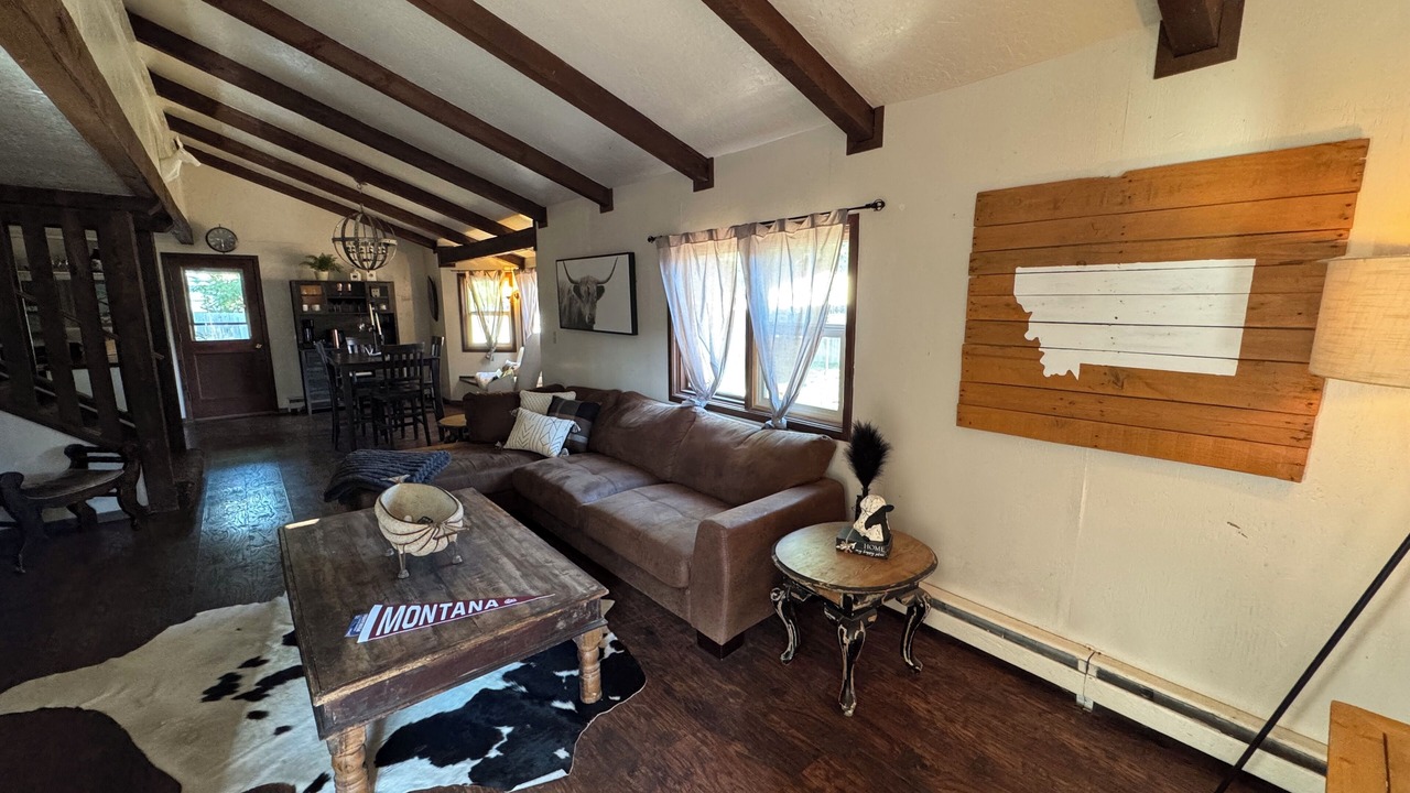Photo of Livingroom in Upper Rattlesnake