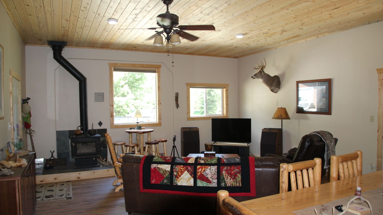 Photo of Livingroom in Trout Creek