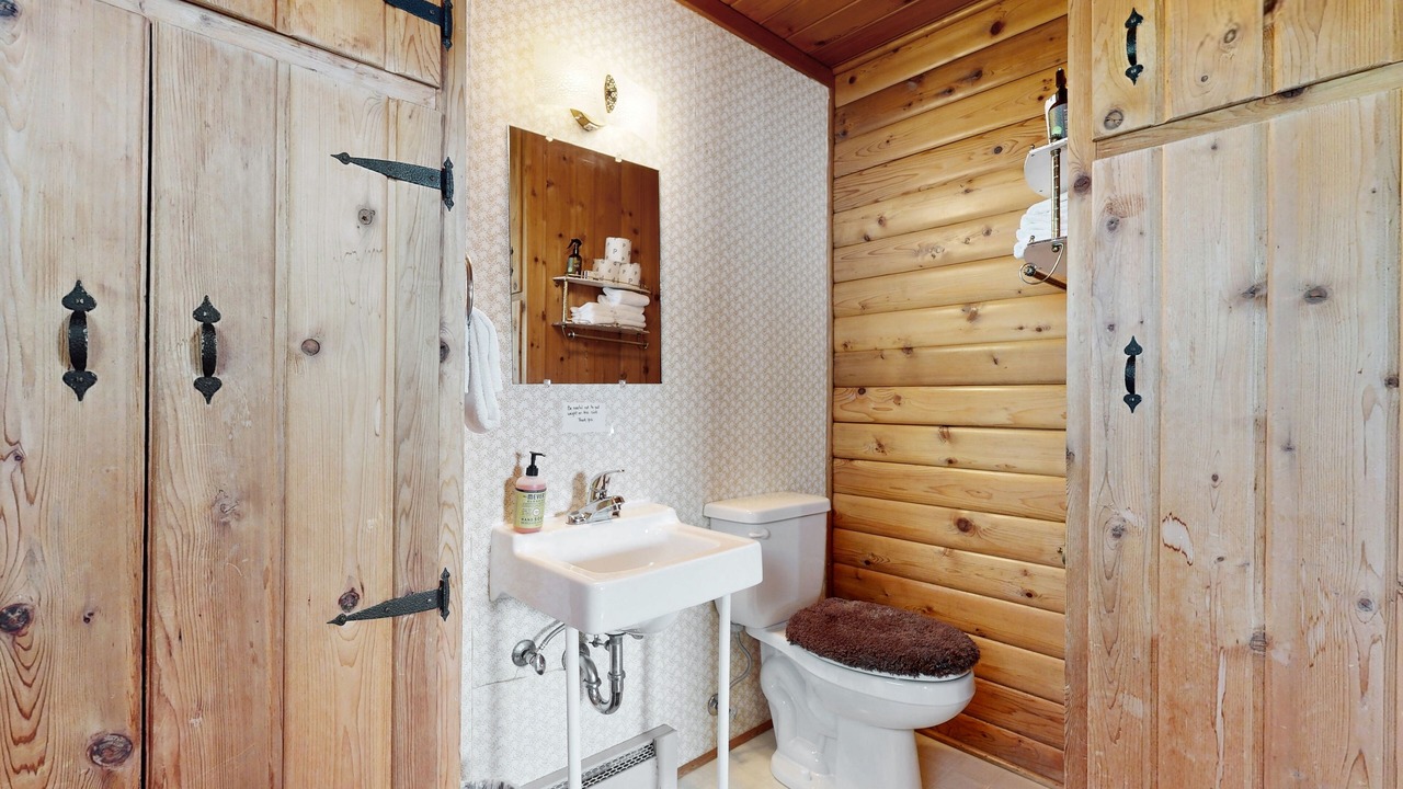Photo of Bathroom in Rollins