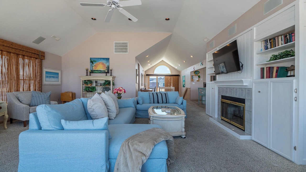 Photo of Bedroom in Corolla