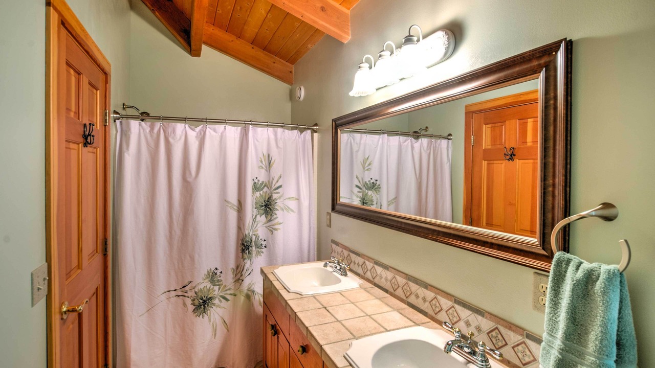 Photo of Bathroom in Edgar
