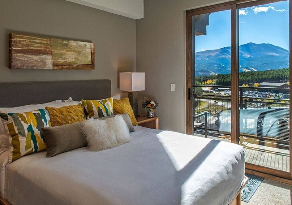 Photo of Bedroom in Peak 8