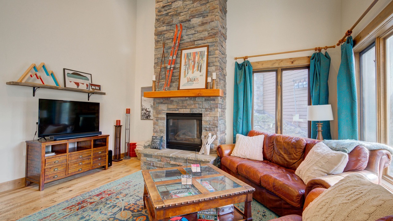 Photo of Livingroom in Big Sky