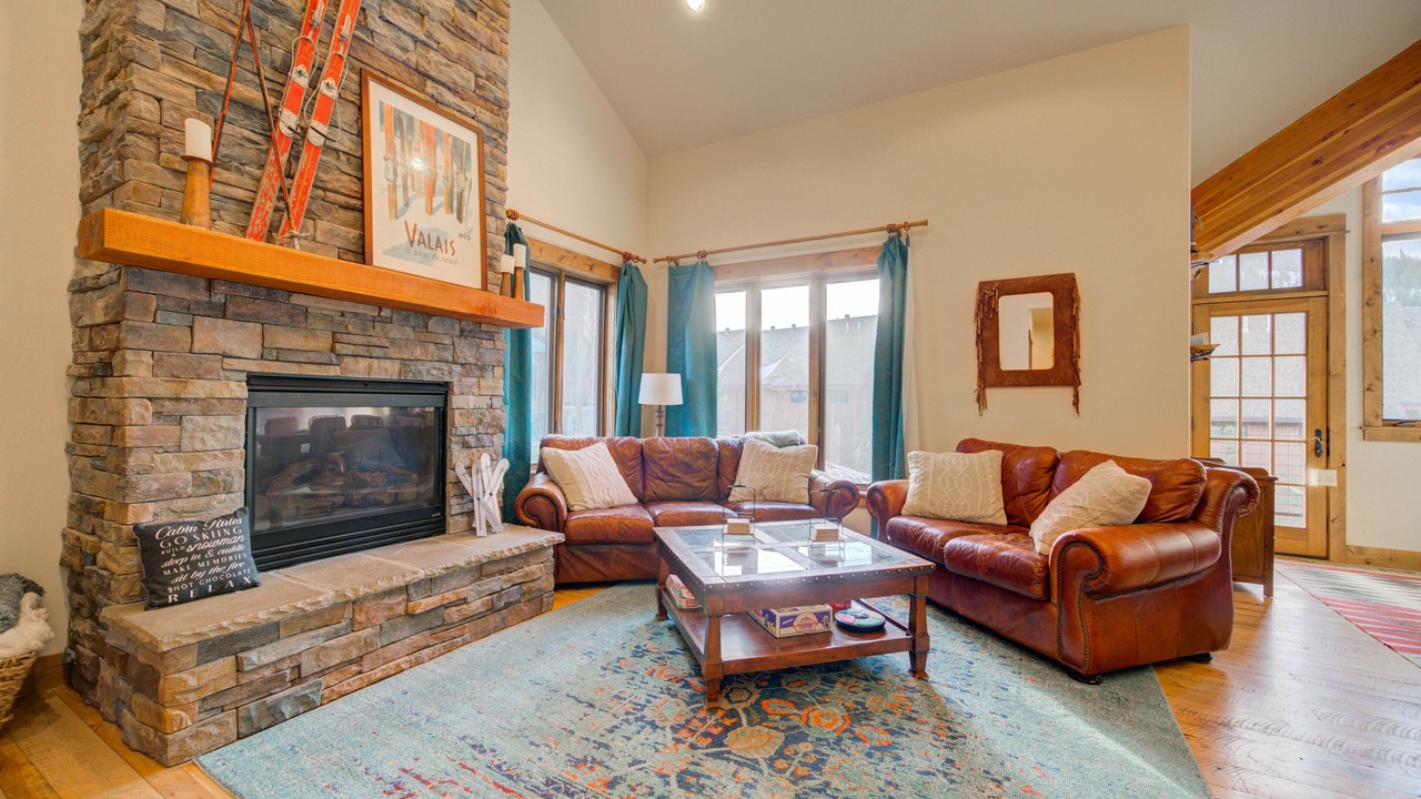 Photo of Livingroom in Big Sky