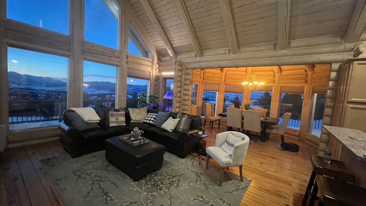 Photo of Livingroom in Bozeman
