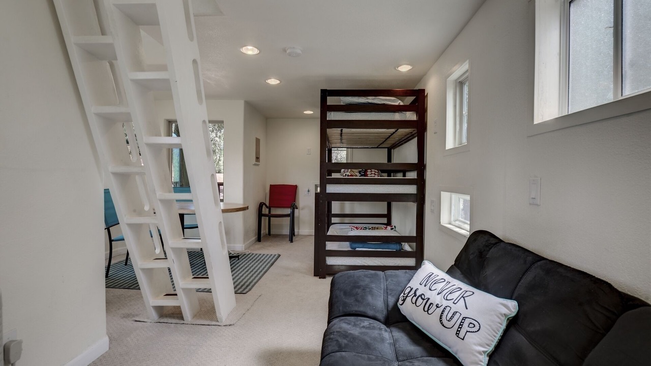 Photo of Livingroom in Whispering Pines