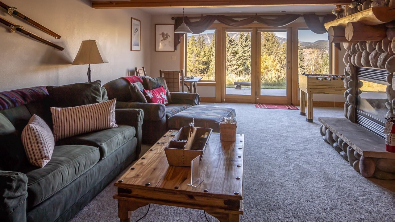 Photo of Livingroom in Skywood Preserve