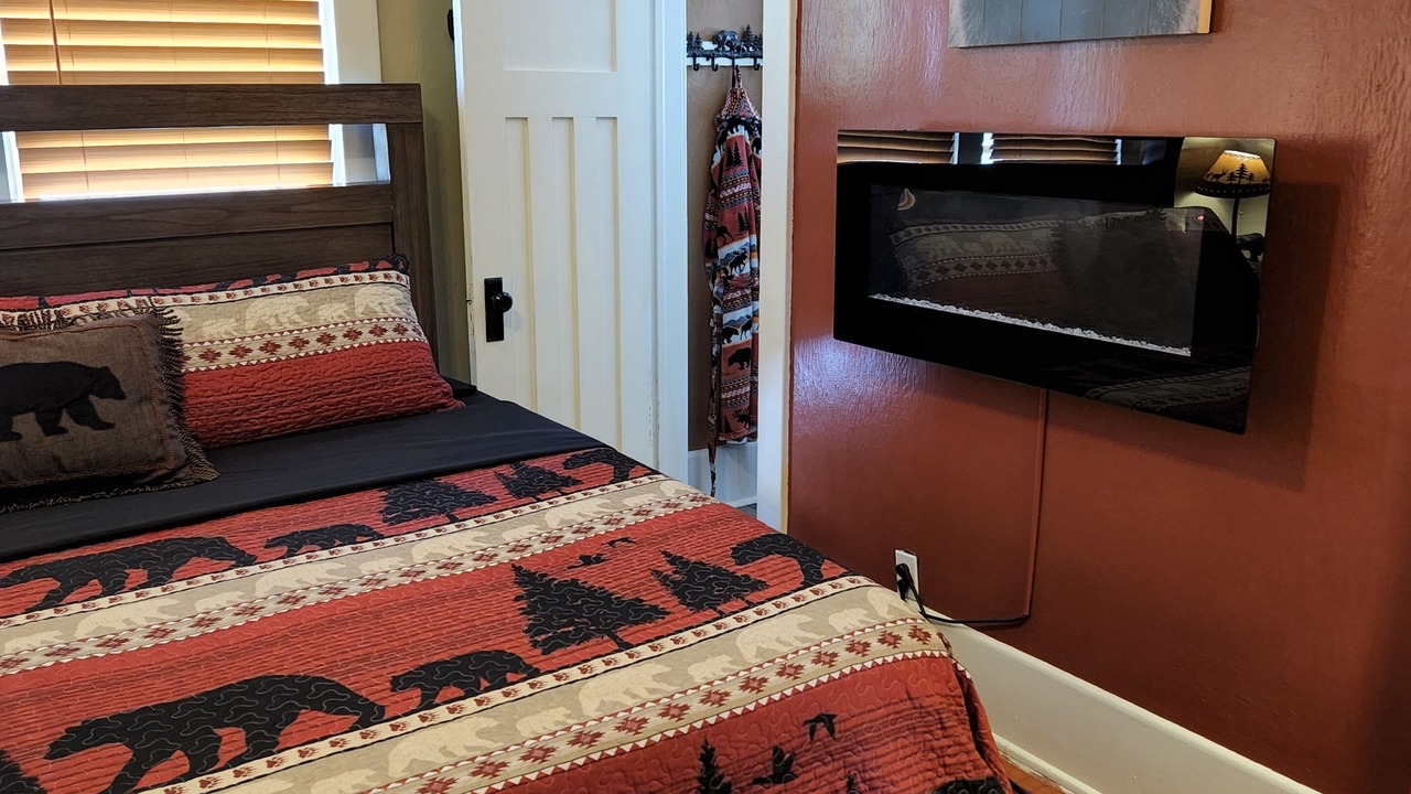 Photo of Bedroom in Deer Lodge