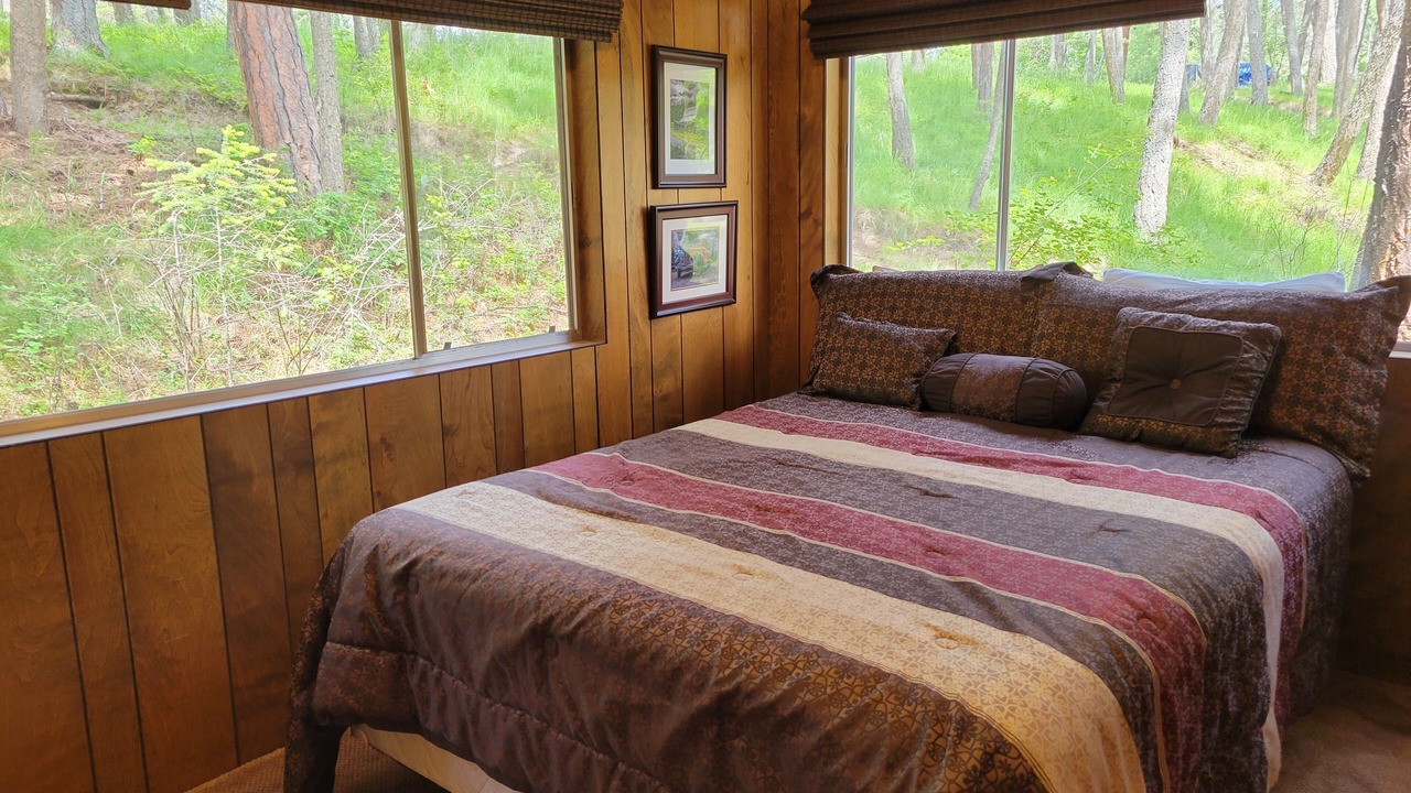 Photo of Bedroom in Finley Point