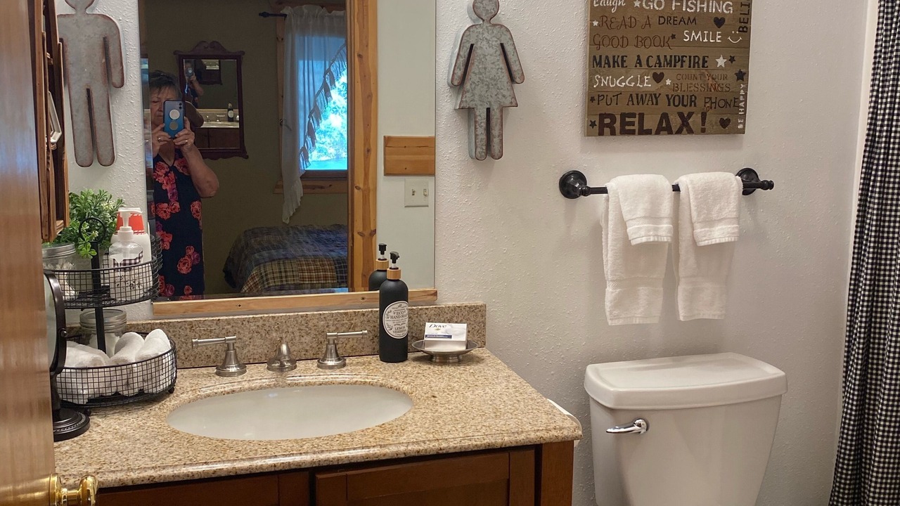 Photo of Bathroom in Gardiner