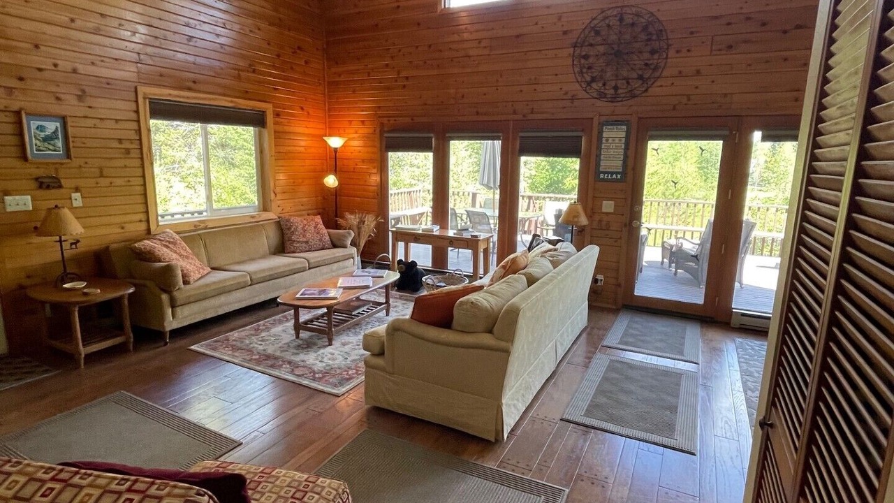 Photo of Livingroom in West Glacier