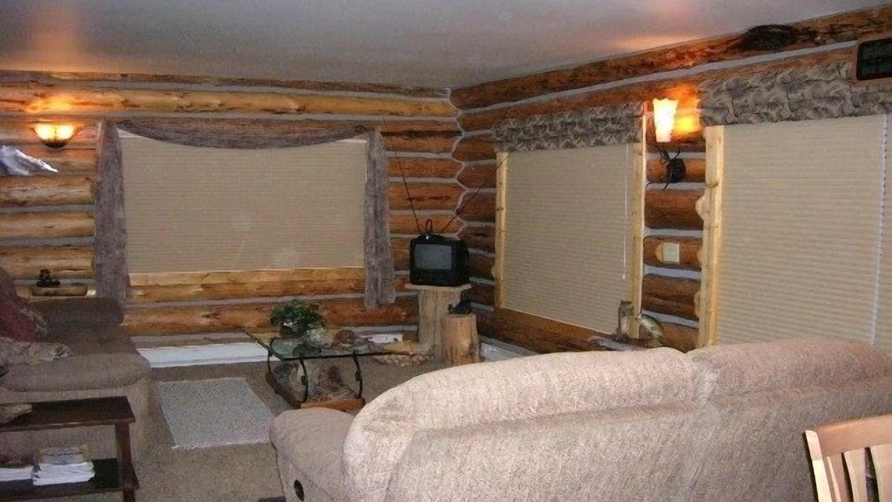 Photo of Livingroom in West Yellowstone