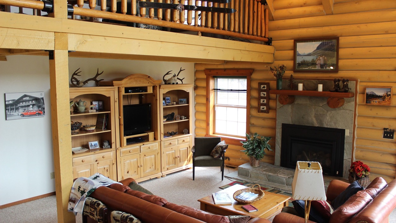 Photo of Livingroom in East Glacier Park Village