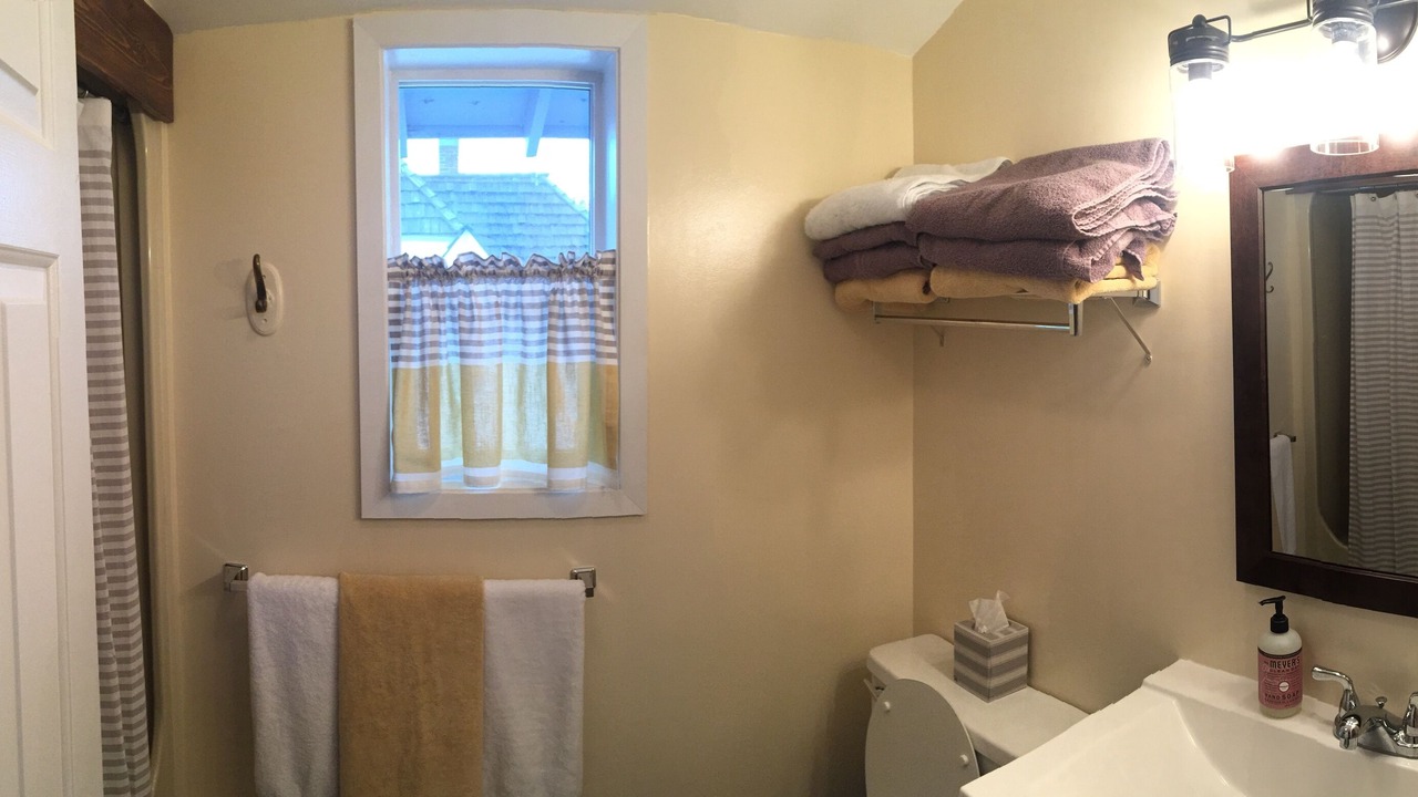 Photo of Bathroom in University District
