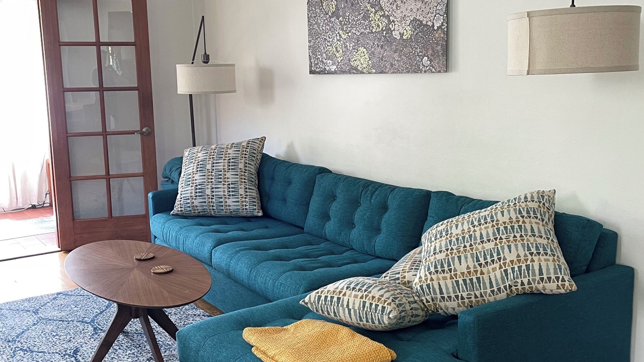 Photo of Livingroom in University District