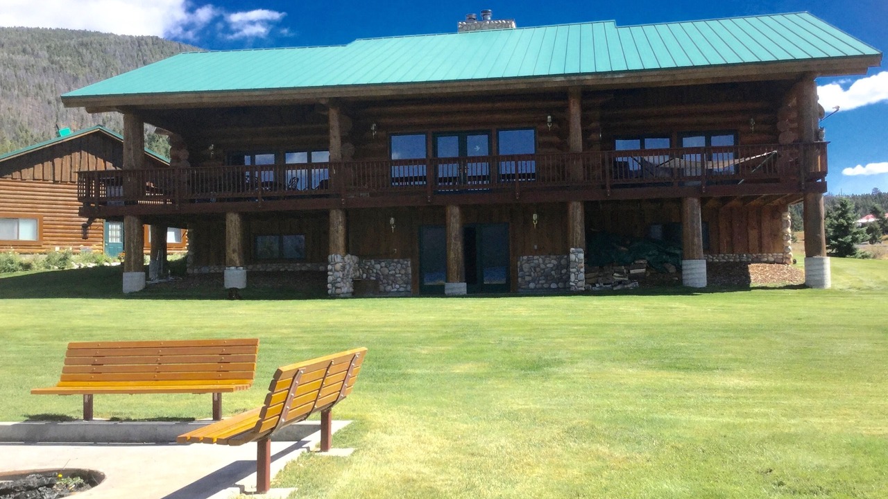 Photo of Bedroom in West Yellowstone