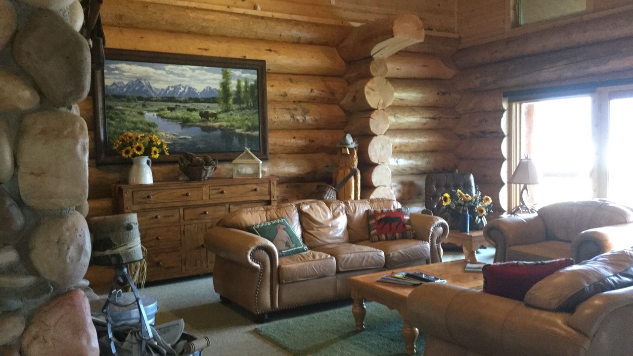 Photo of Livingroom in West Yellowstone