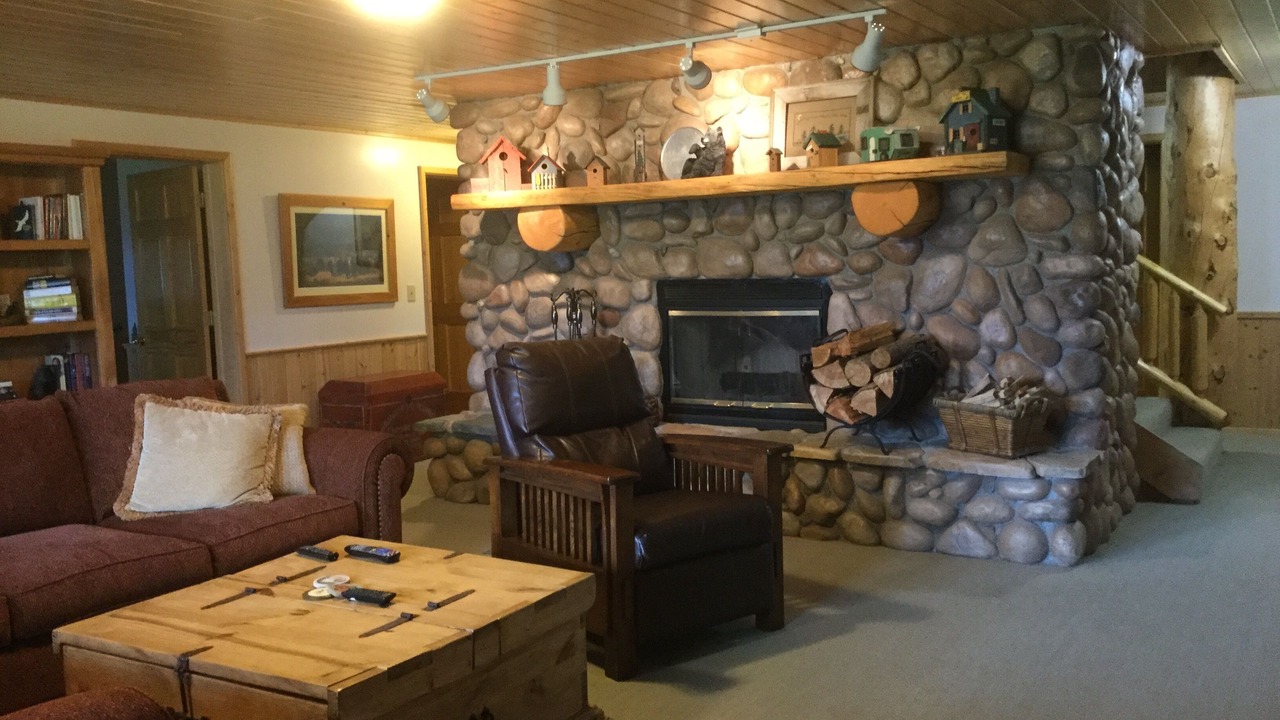 Photo of Bedroom in West Yellowstone
