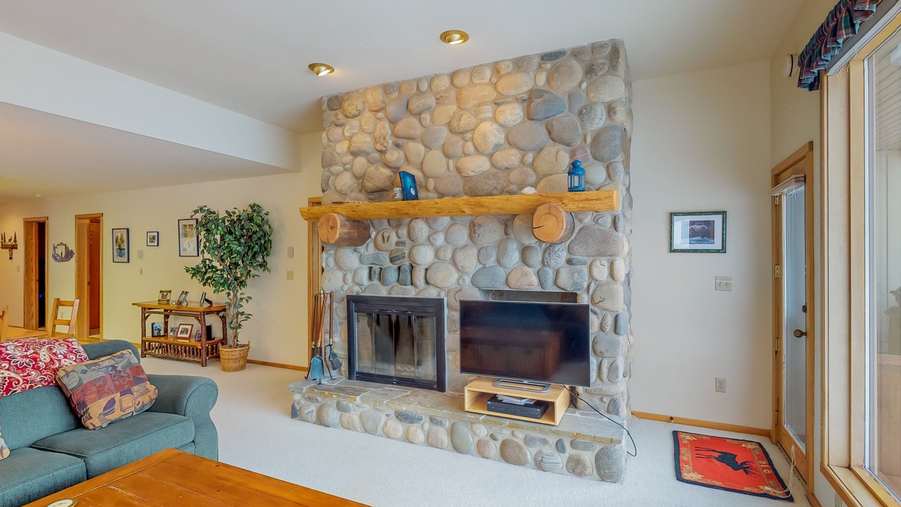 Photo of Livingroom in Big Sky Meadow Village