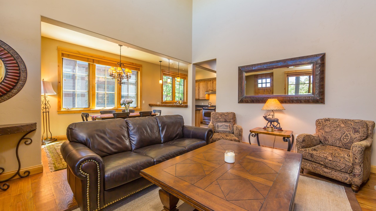 Photo of Livingroom in Big Sky