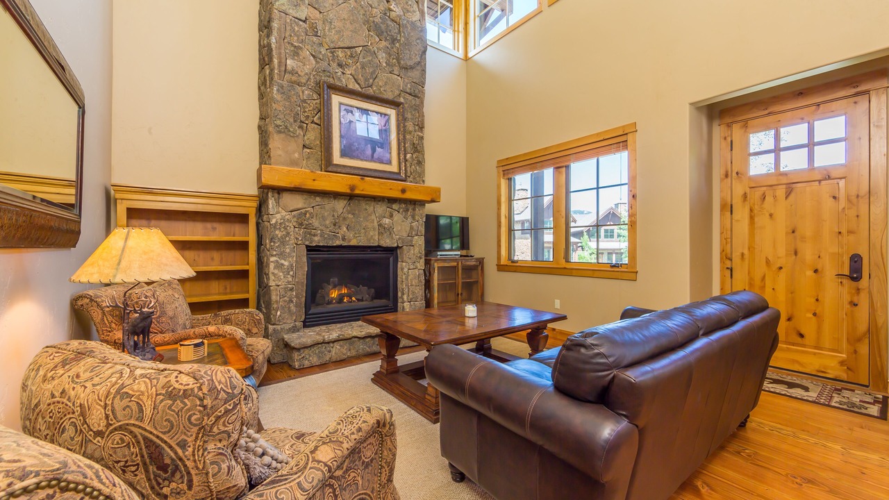 Photo of Livingroom in Big Sky