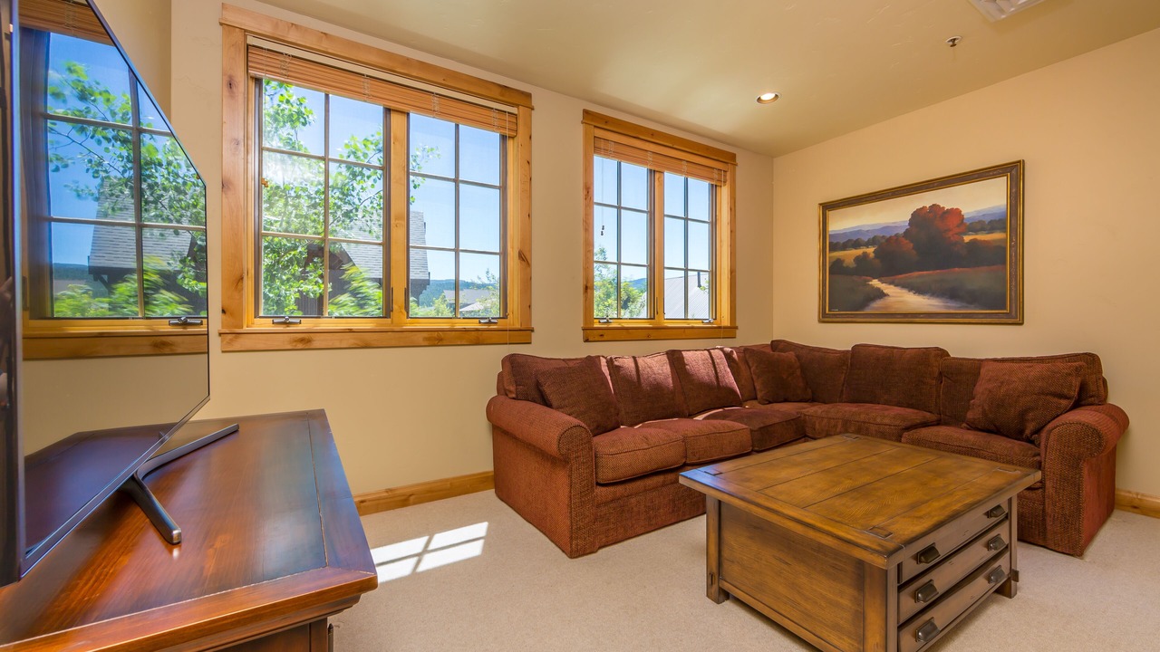 Photo of Livingroom in Big Sky