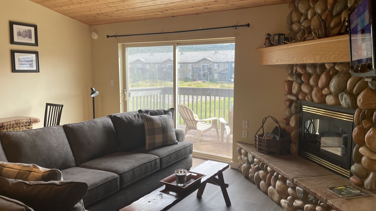 Photo of Livingroom in Big Sky