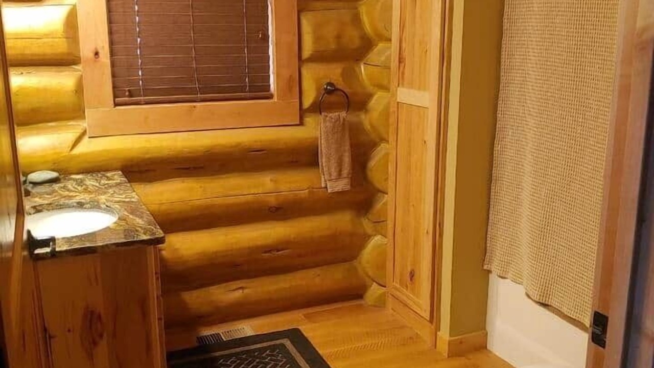 Photo of Bathroom in Thompson Falls