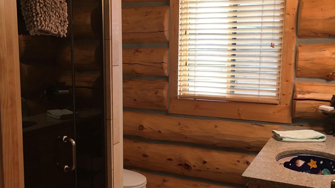 Photo of Bathroom in West Yellowstone