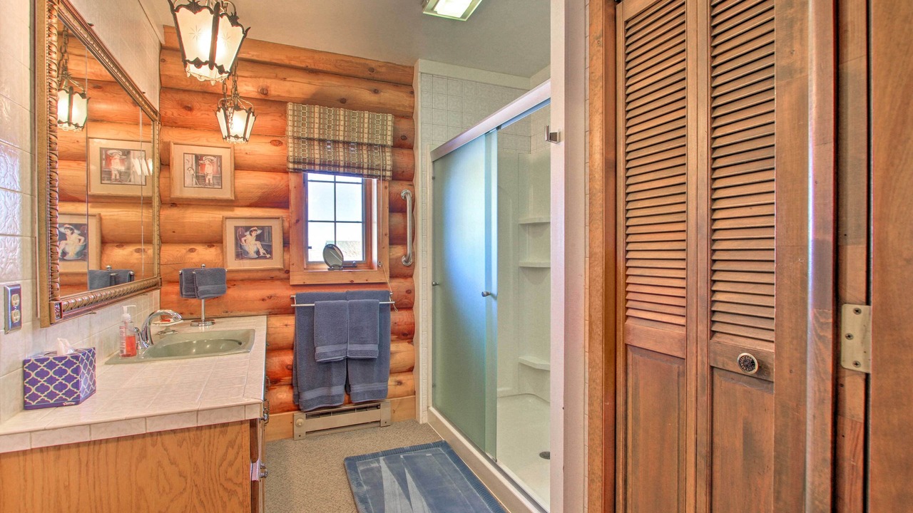 Photo of Bathroom in Dillon