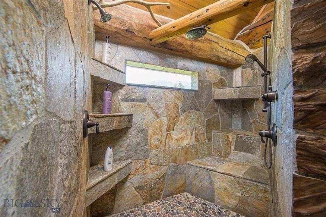 Photo of Bathroom in Gardiner