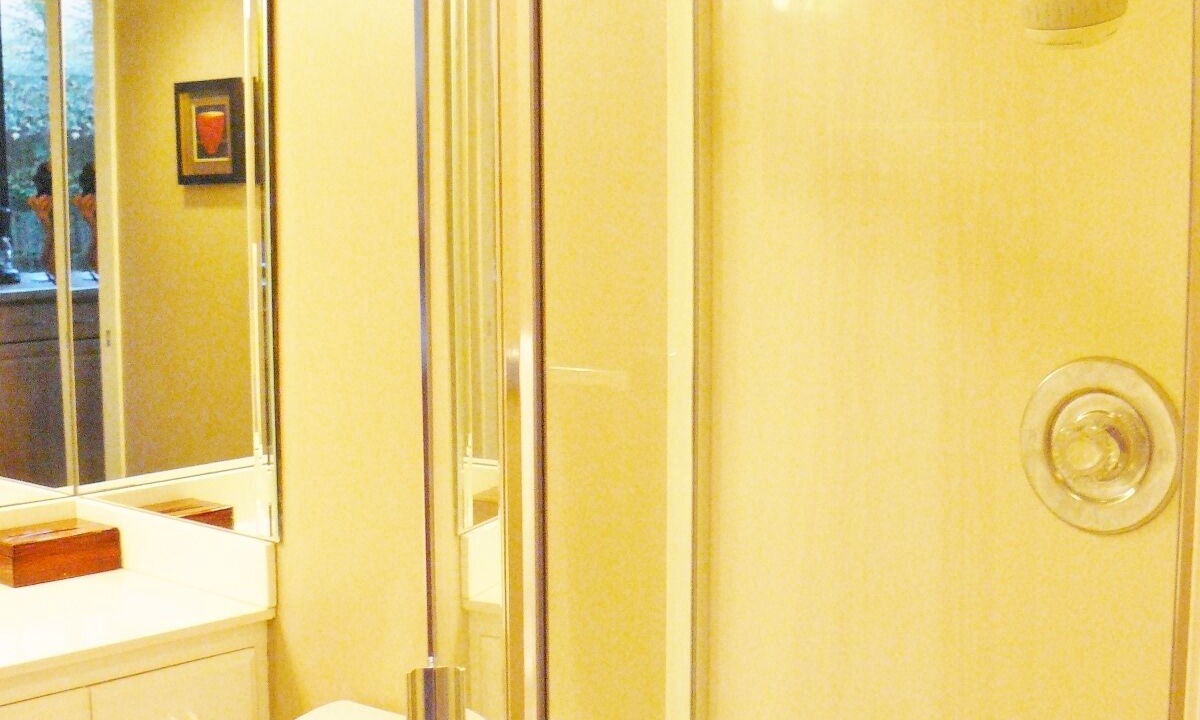 Photo of Bathroom in Scottsdale Lodge