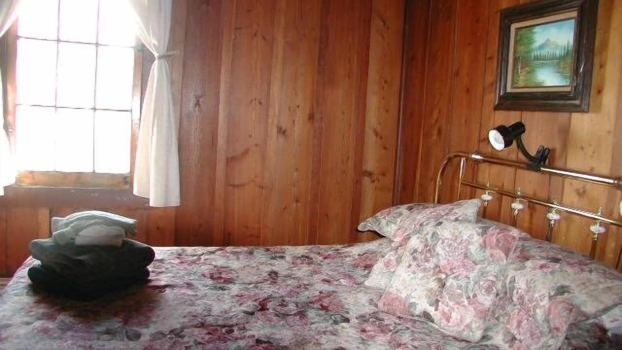 Photo of Bedroom in East Glacier Park