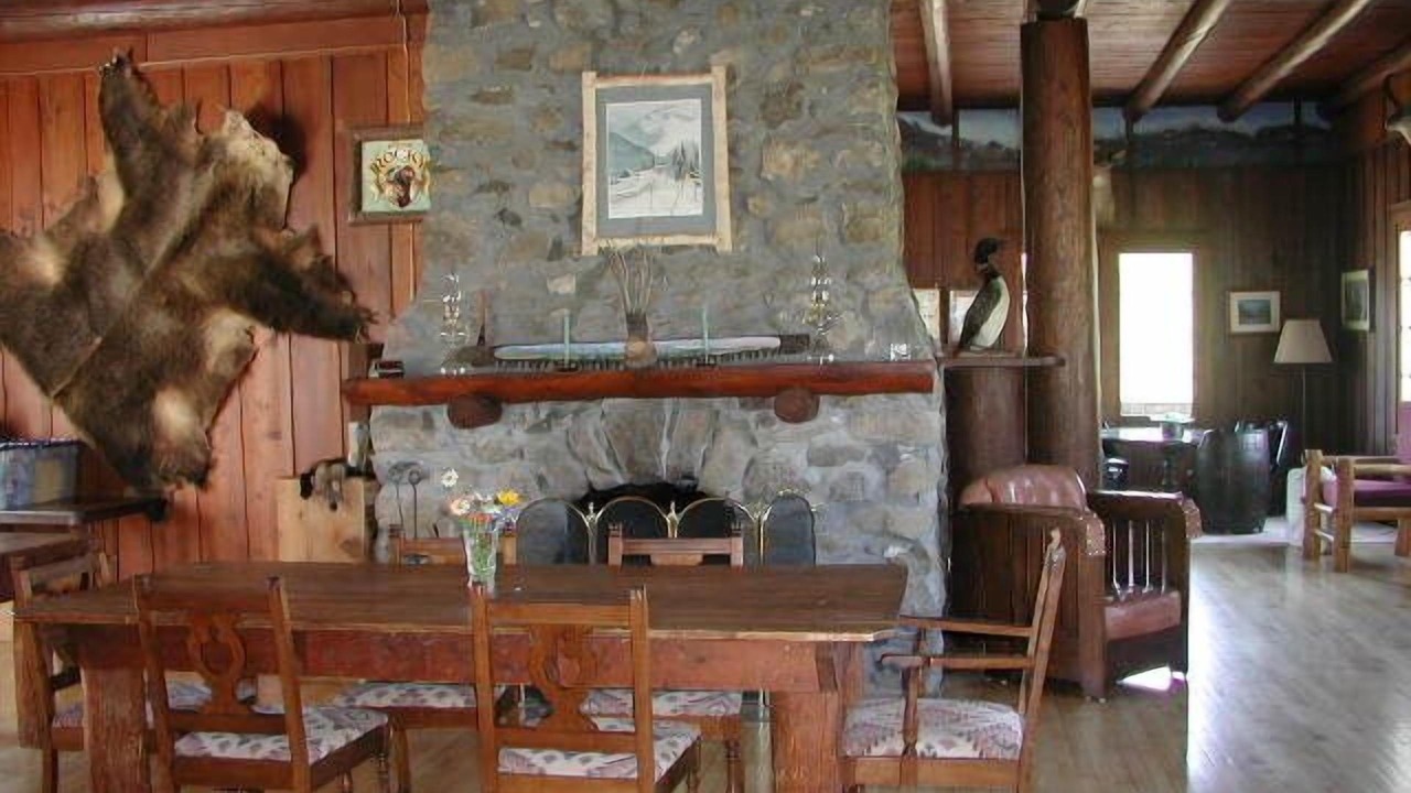 Photo of Livingroom in East Glacier Park