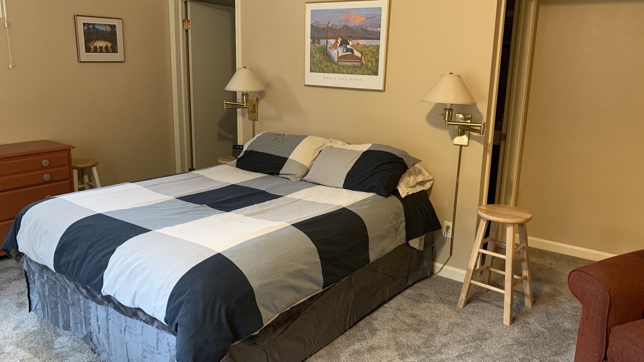Photo of Bedroom in Lower Rattlesnake