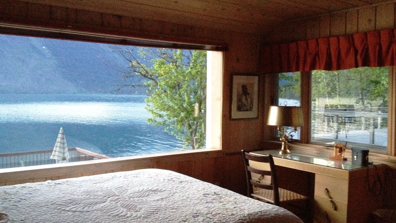 Photo of Bedroom in West Glacier