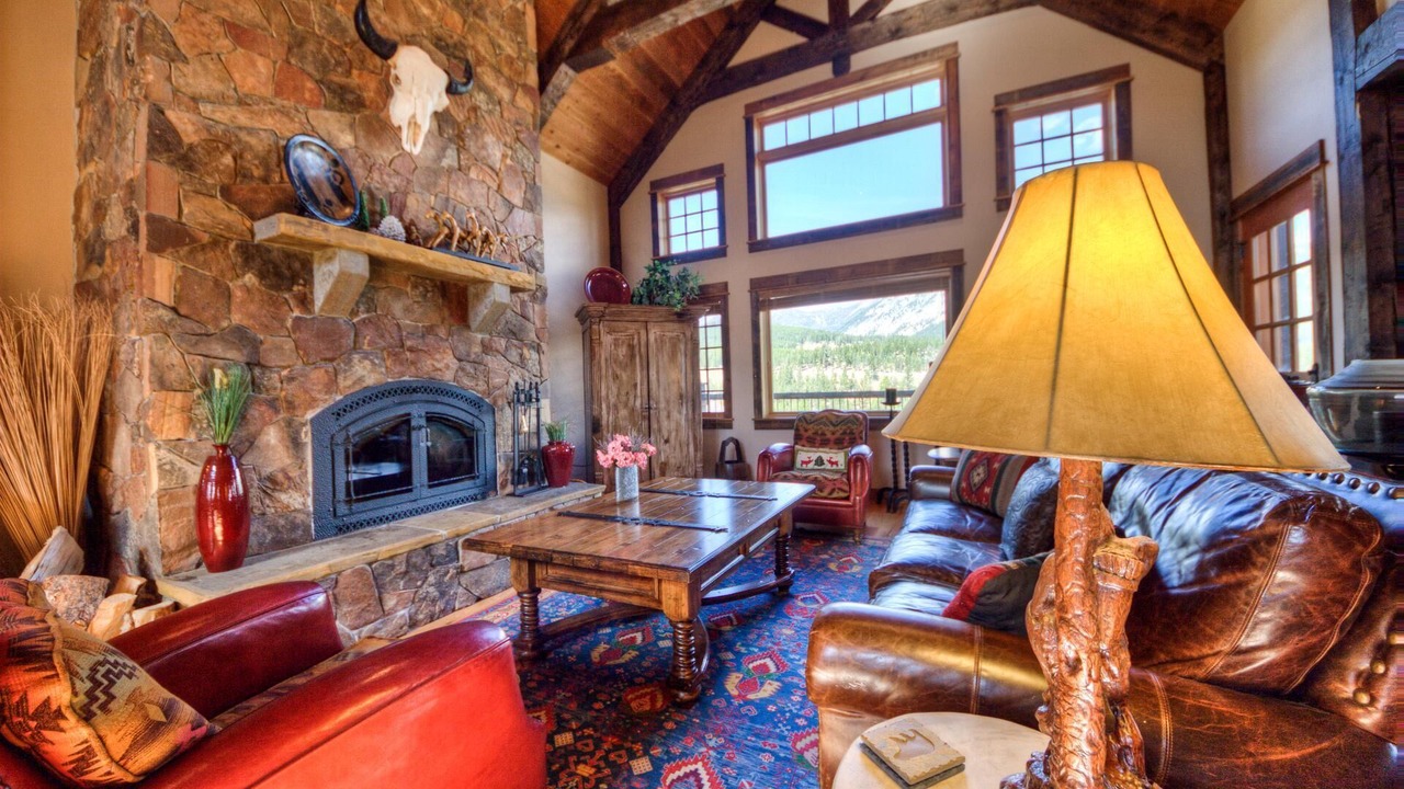 Photo of Livingroom in Antler Ridge