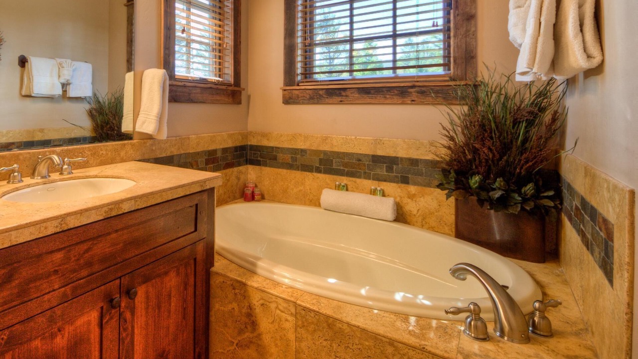Photo of Bathroom in Antler Ridge
