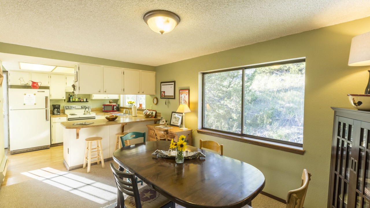 Photo of Livingroom in Cameron