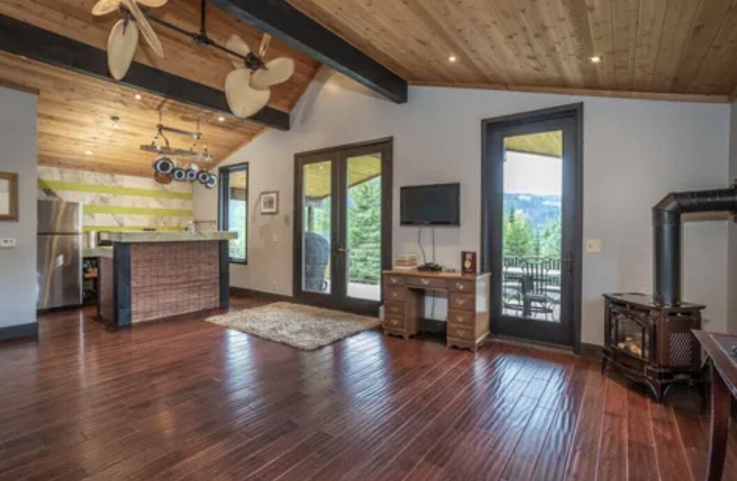 Photo of Patio Balcony in Trout Creek