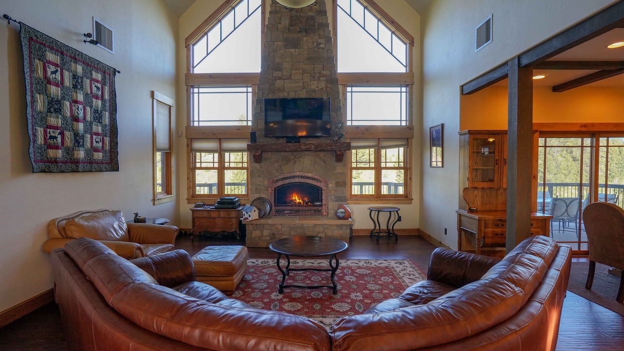 Photo of Livingroom in North Meadow Creek