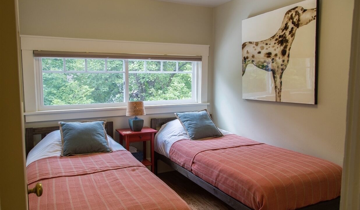 Photo of Bedroom in University District