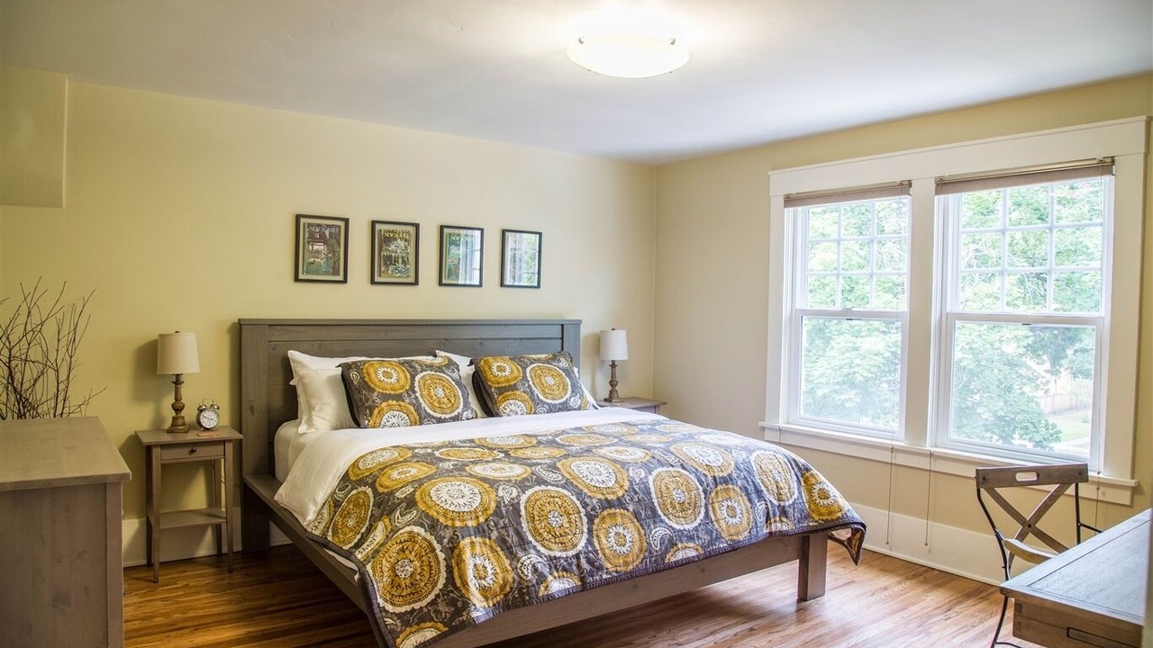 Photo of Bedroom in University District